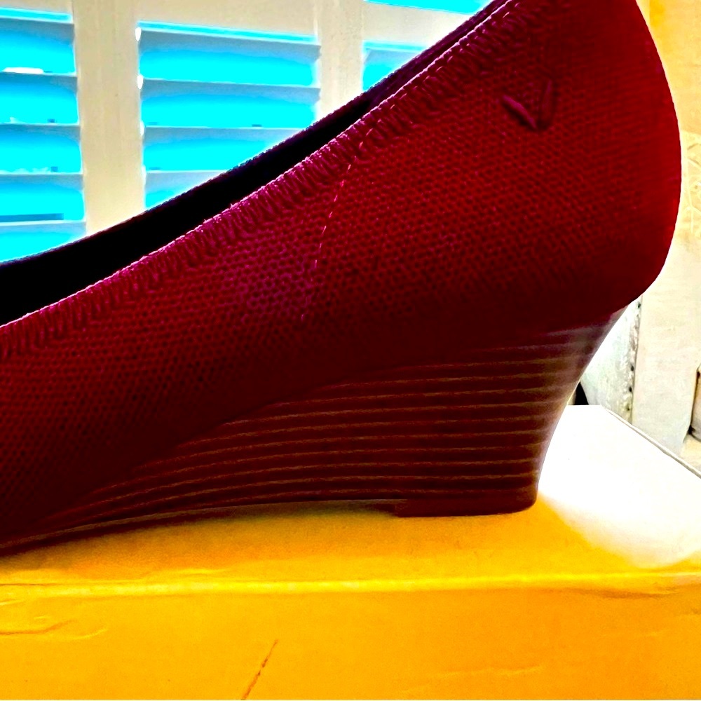 VIVAIA Wedges - Burgundy with Pointed Toe